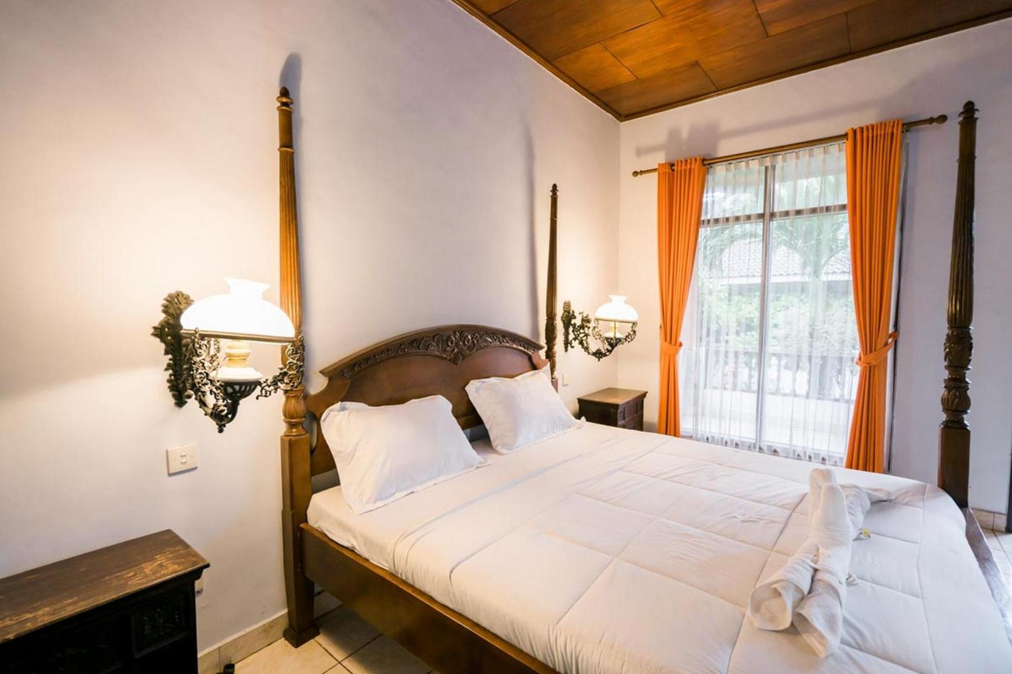 Urbanview Ananda Guest house 3*