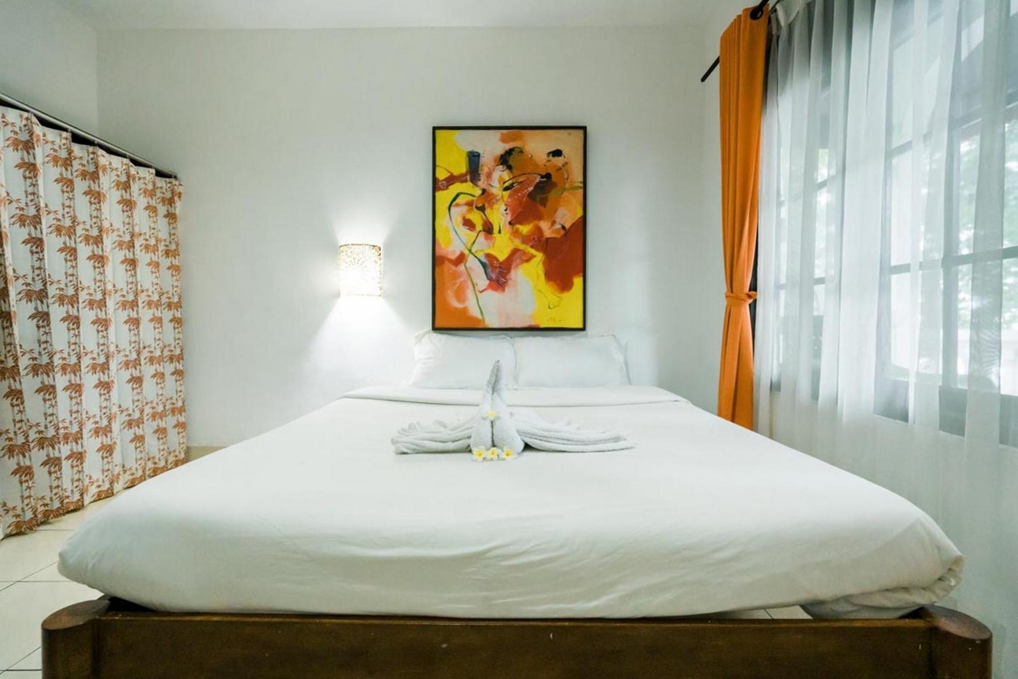 Urbanview Ananda Guest house